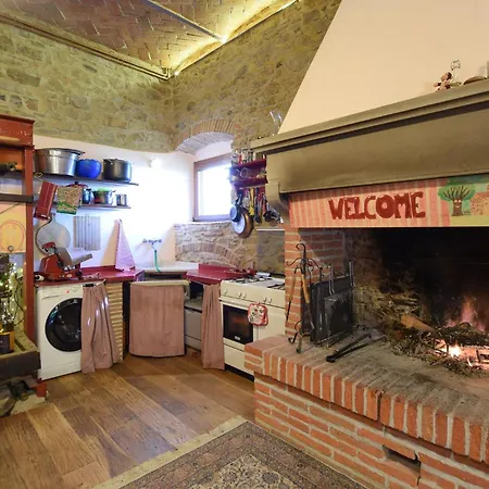 Stunning In With Kitchen * Arezzo