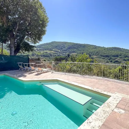 Stunning In With Kitchen Сasa de vacaciones