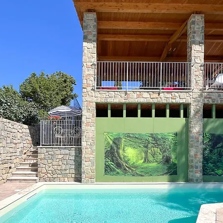 Stunning In With Kitchen Hébergement de vacances