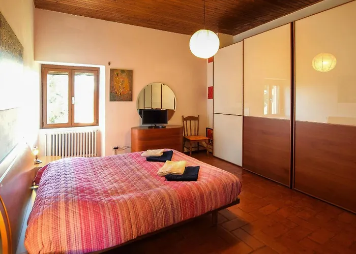 Сasa de vacaciones Stunning In With Kitchen *