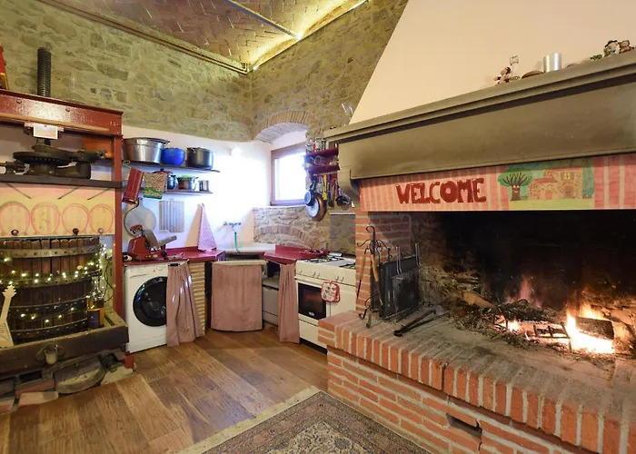 Stunning In With Kitchen * Arezzo